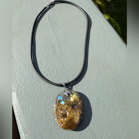 852. Labradorite oval pendant .925 Sterling Silver black cord necklace - Picture 1 of 6
